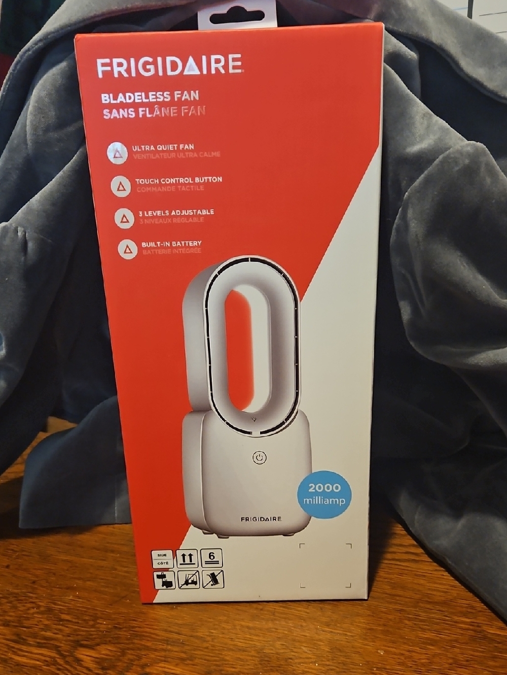 Frigidaire White Bladeless Portable Fan - Rechargeable